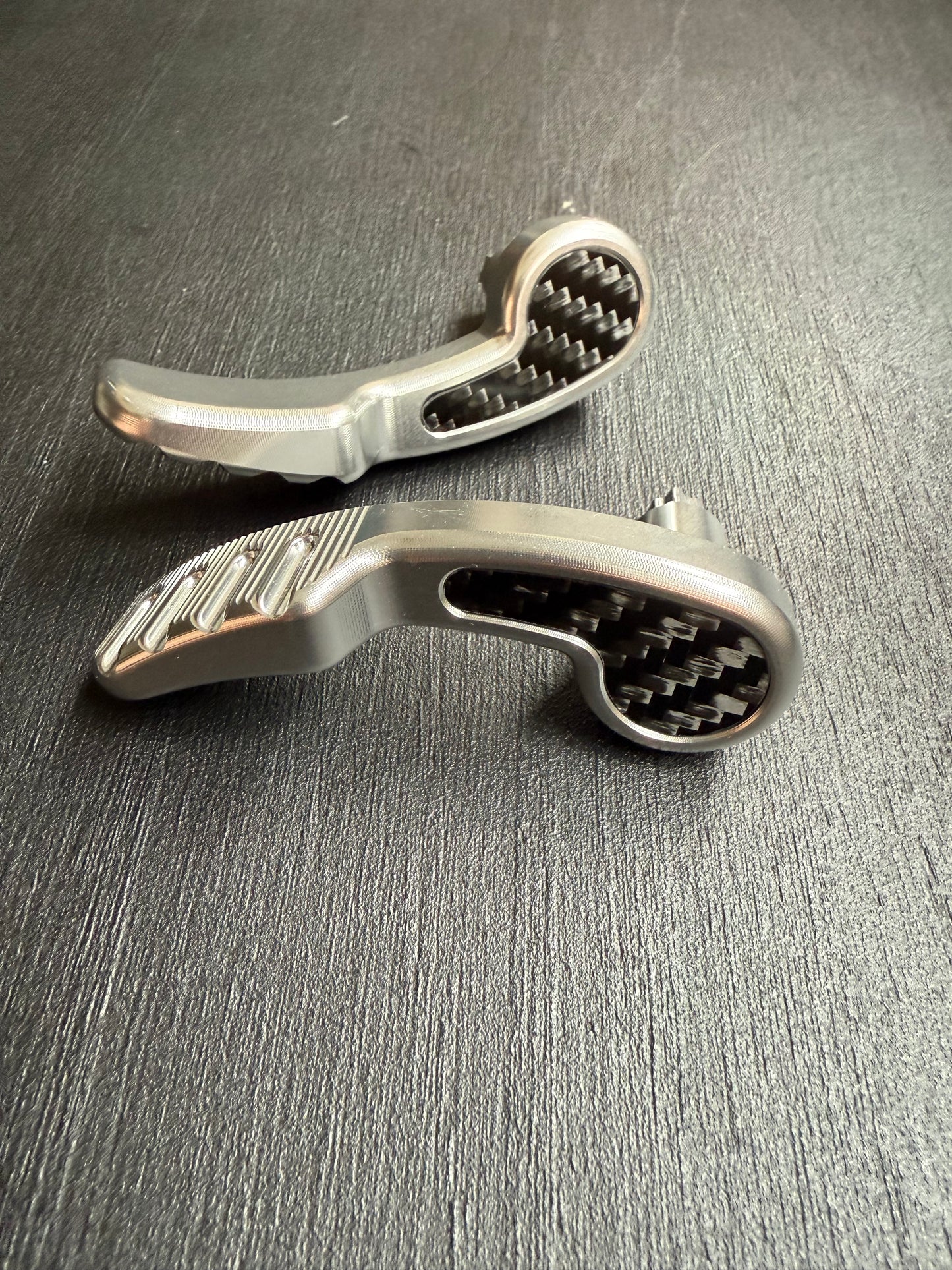 14+ Touring saddlebag levers with carbon fiber insert